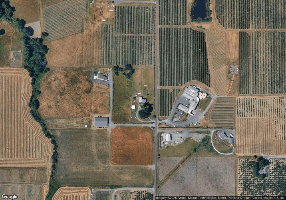 16845 NE Calkins Ln, Newberg, OR 97132 - photo 1