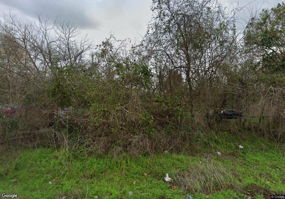 8450 Carver Rd, Houston, TX 77088 - photo 1