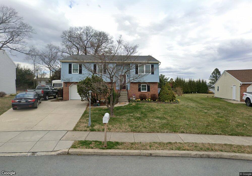 405 Crest Cir, Mohnton, PA 19540 - photo 1