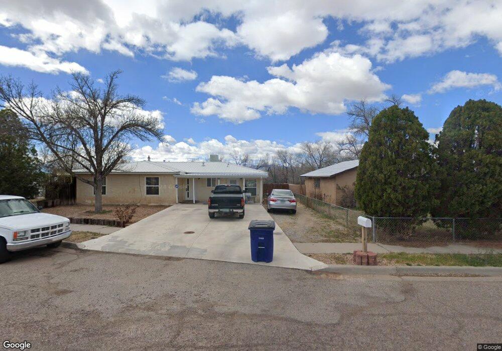 704 Meadow View Ave, Espanola, NM 87532 - photo 1