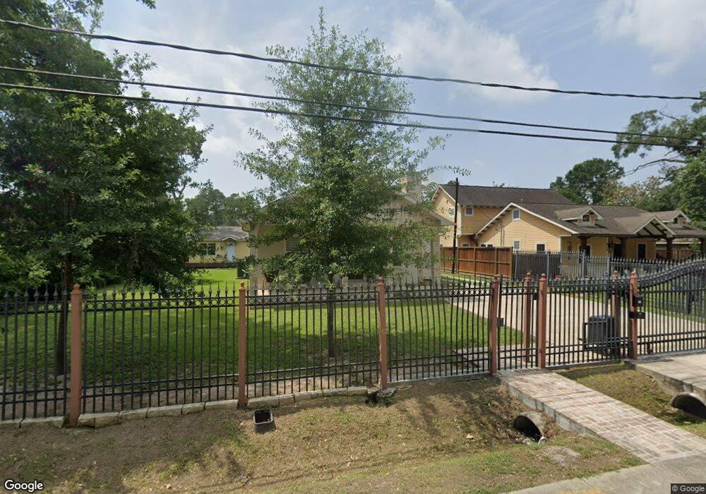 909 Thornton Rd, Houston, TX 77018 - photo 1