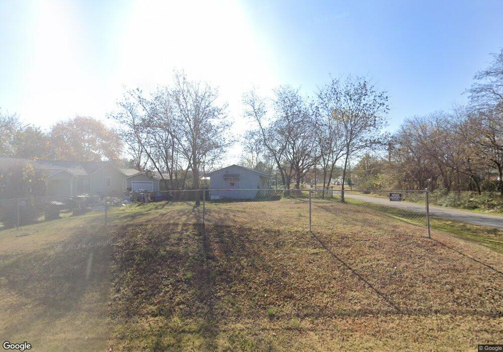 201 E John St, Henryetta, OK 74437 - photo 1