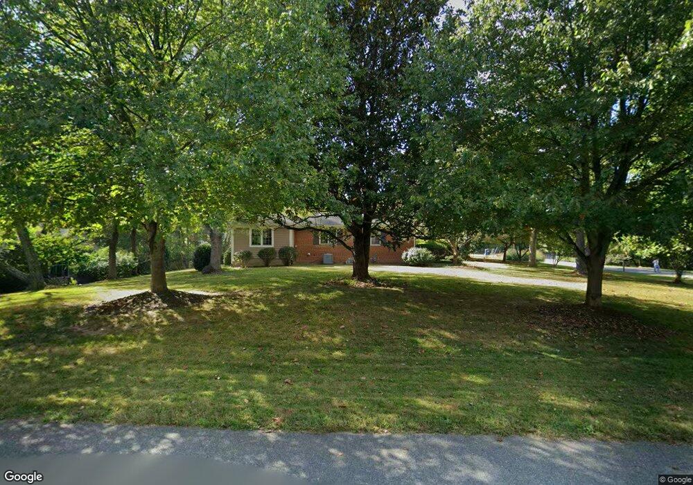 9218 Laurel Oak Dr, Bethesda, MD 20817 - photo 1