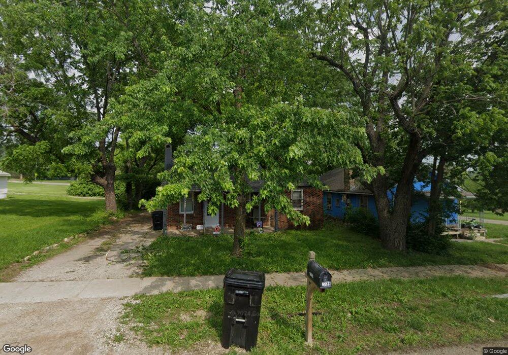 2738 SE Jefferson St, Topeka, KS 66605 - photo 1
