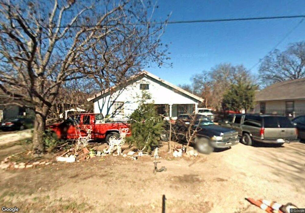 208 W Burnett St, Ennis, TX 75119 - photo 1