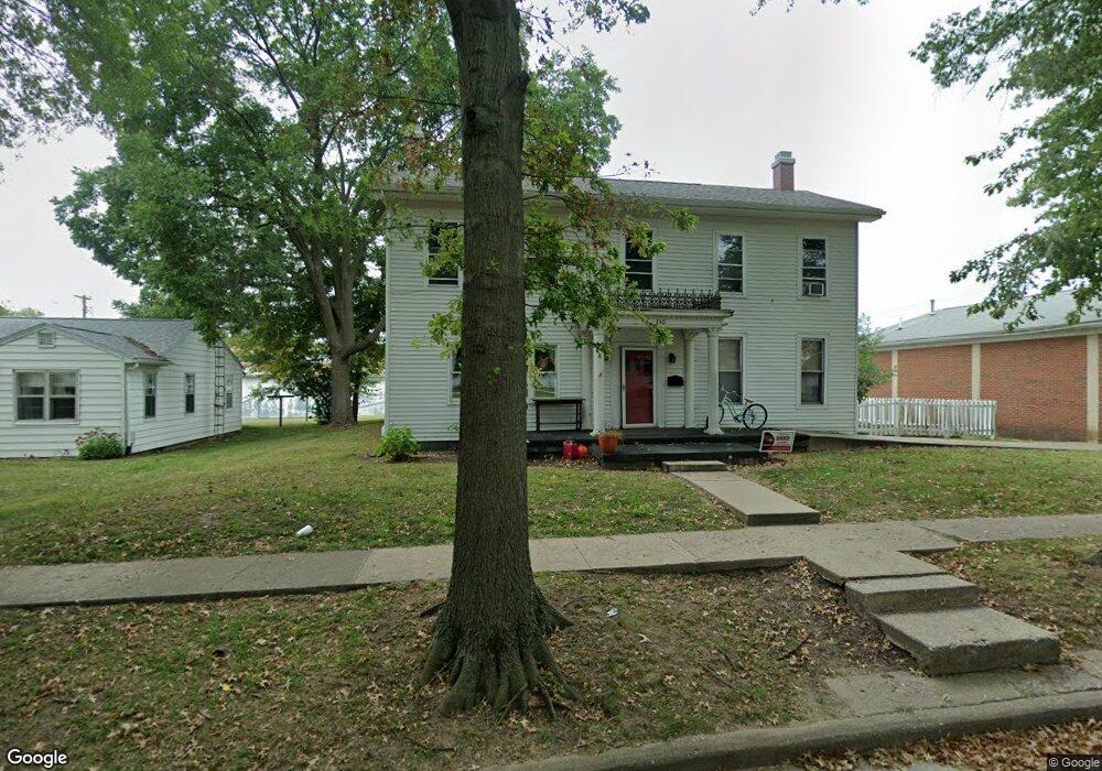 240 E Beardstown St, Virginia, IL 62691 - photo 1