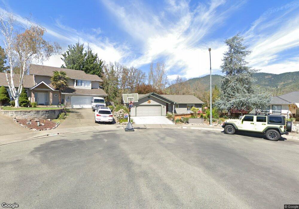 2207 NW Juliet Ln, Grants Pass, OR 97526 - photo 1