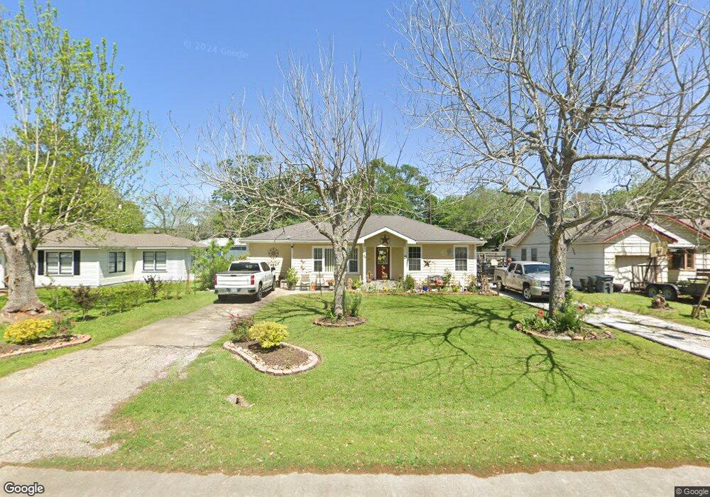 3217 12th St, Bay City, TX 77414 - photo 1