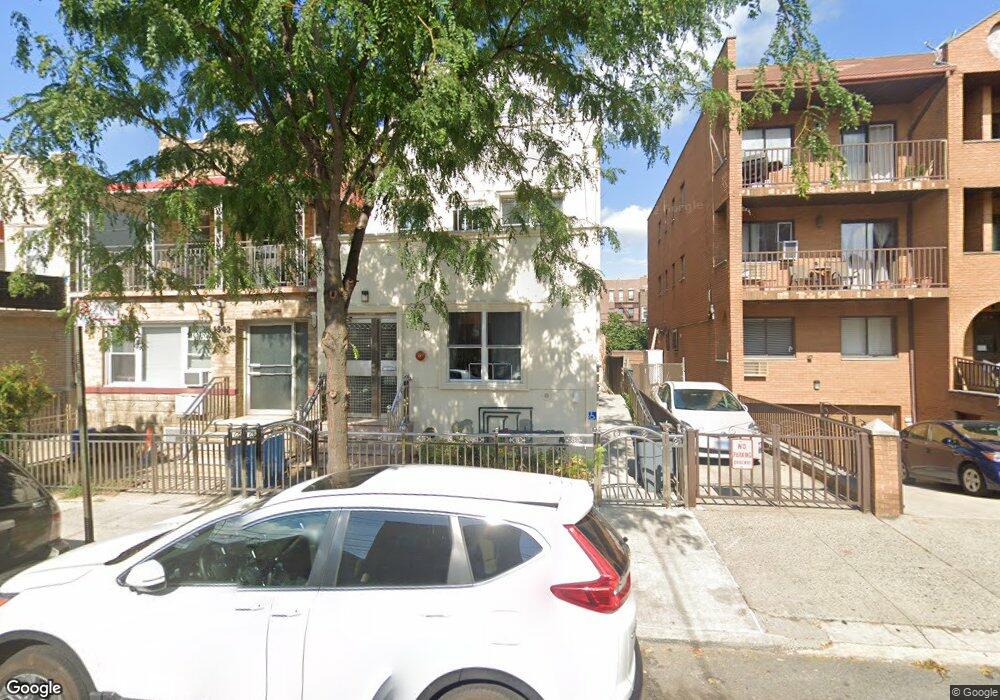 2580 42nd St, Astoria, NY 11103 - photo 1