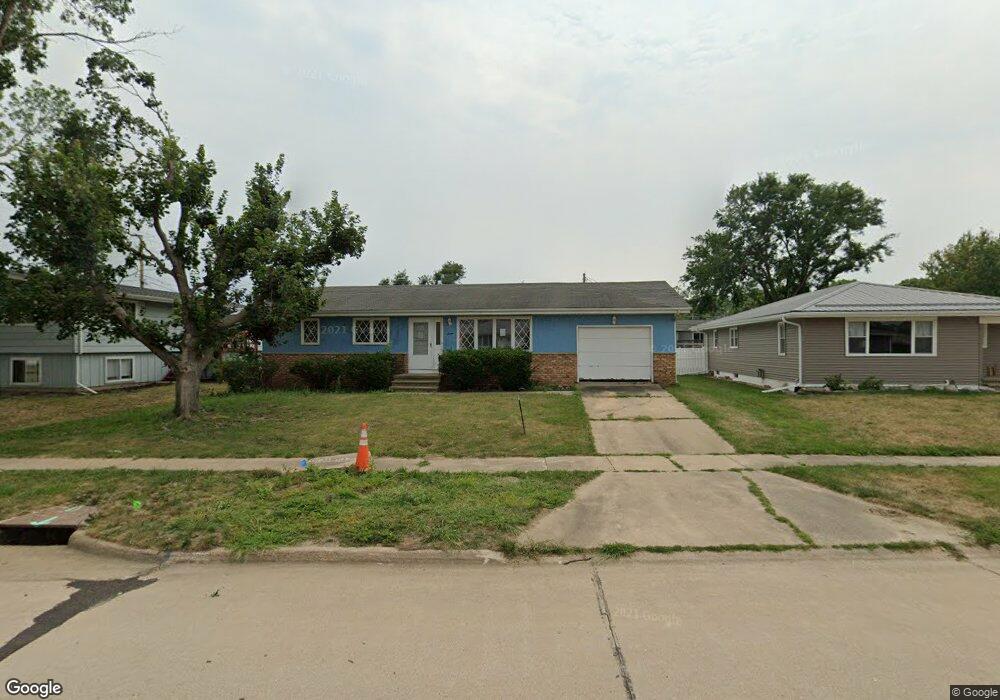 7 26th Ave SW, Cedar Rapids, IA 52404 - photo 1