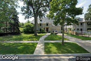 520 Roslyn Rd, Kenilworth, IL 60043