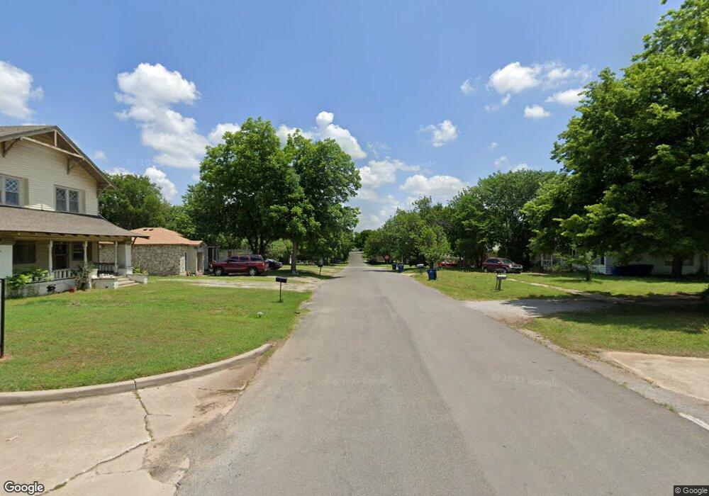 1313 W Ash Ave, Duncan, OK 73533 - photo 1