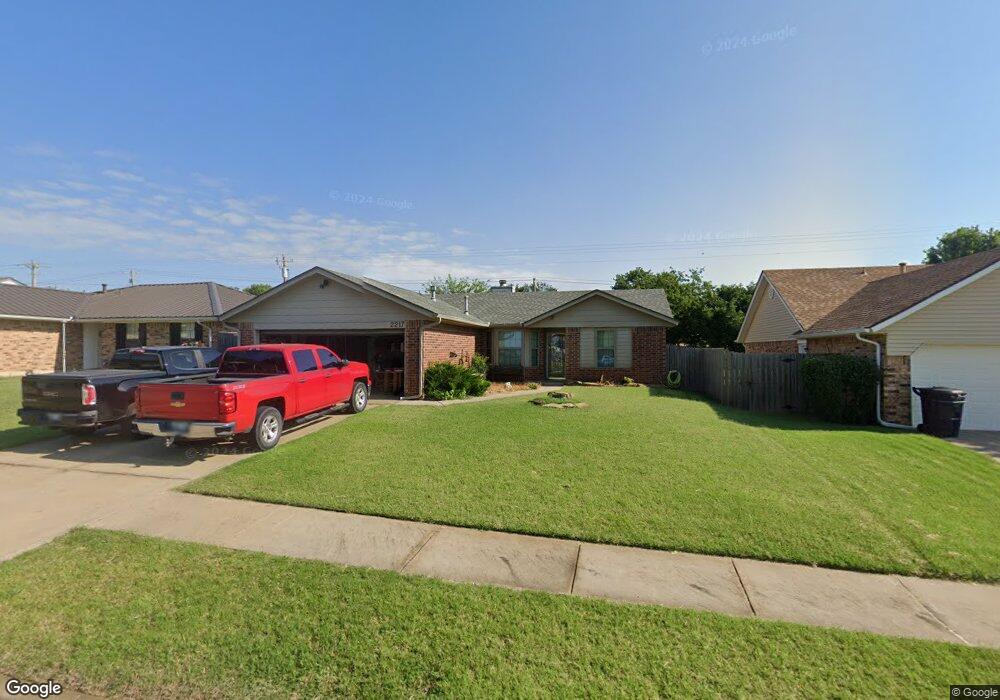 2217 Leaf Dr, Moore, OK 73160 - photo 1