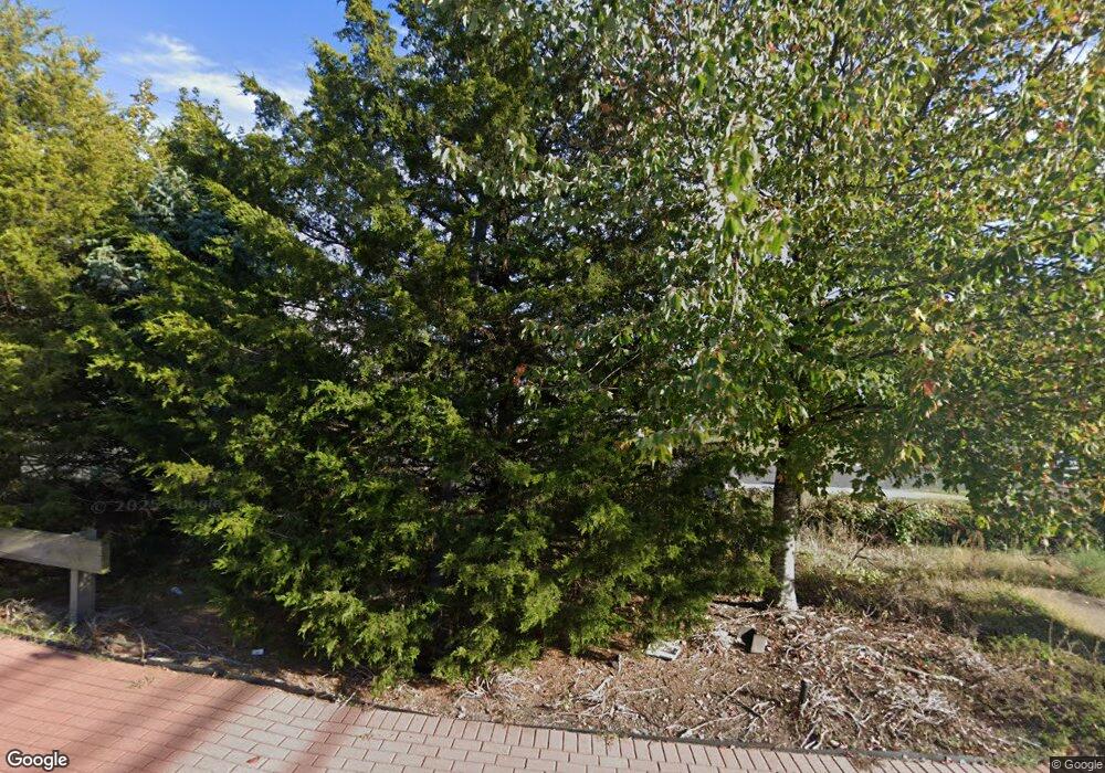 998 N Washington Ave, Green Brook, NJ 08812 - photo 1