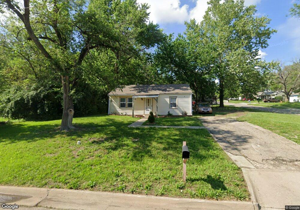 460 SE 33rd Terrace, Topeka, KS 66605 - photo 1