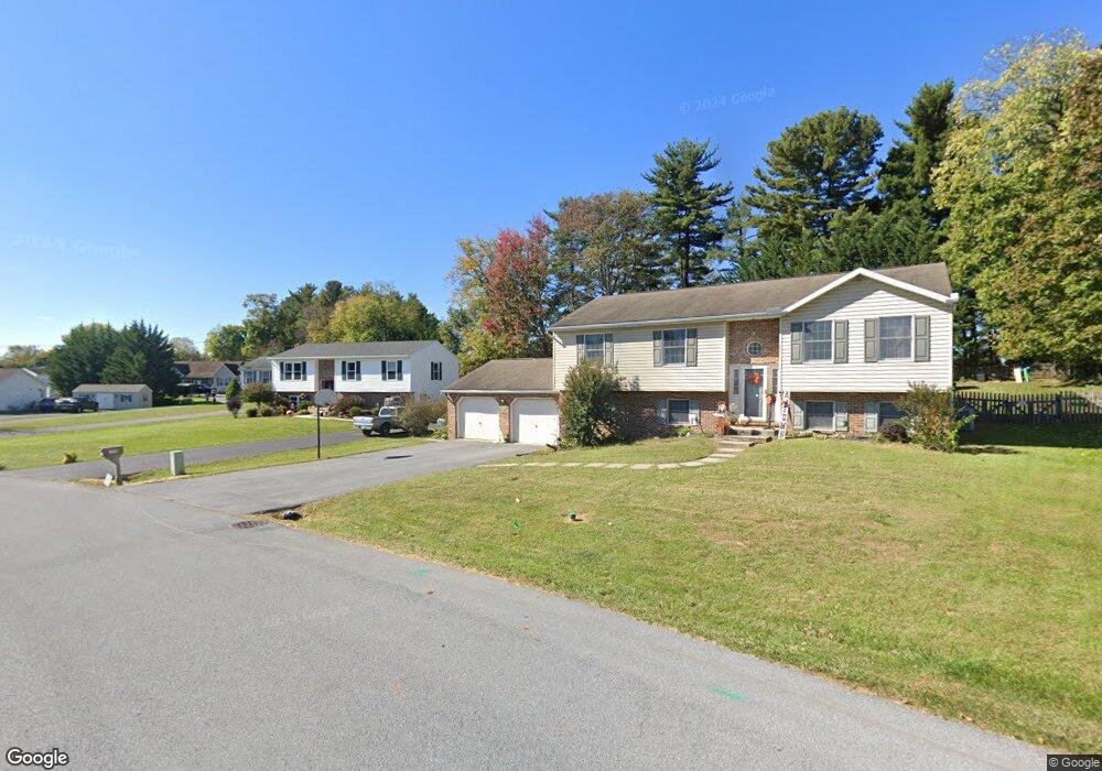 16907 Hampshire Dr, Williamsport, MD 21795 - photo 1