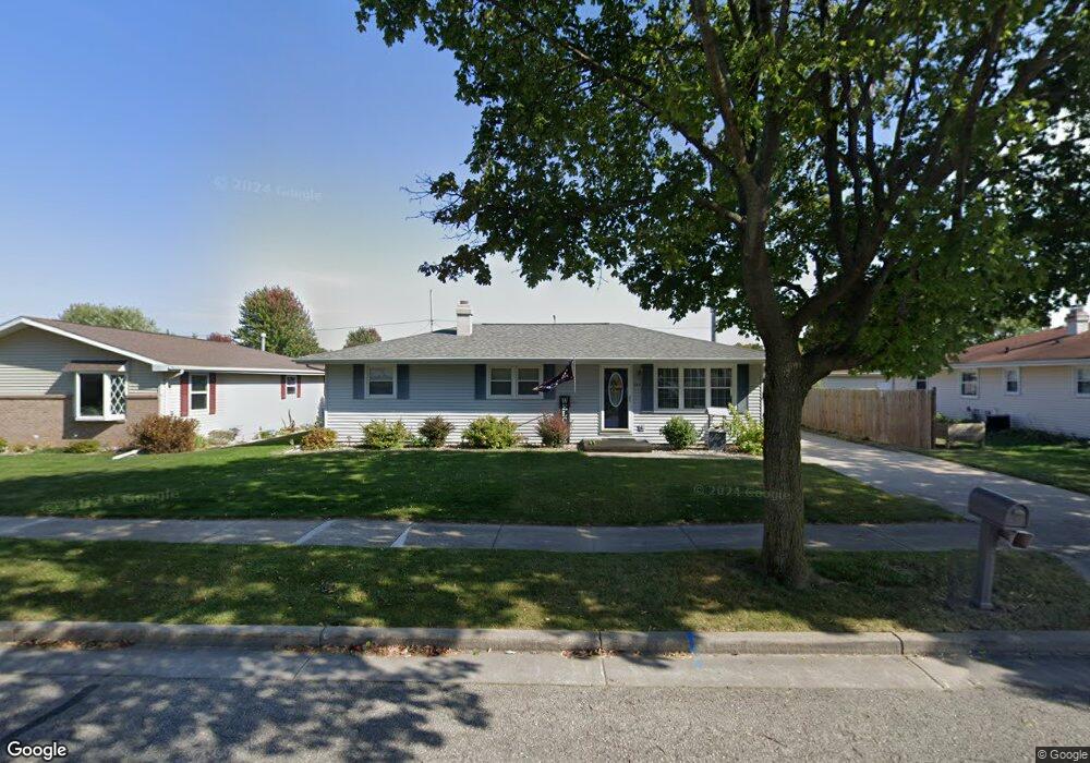 529 Jeffrey St, Combined Locks, WI 54113 - photo 1