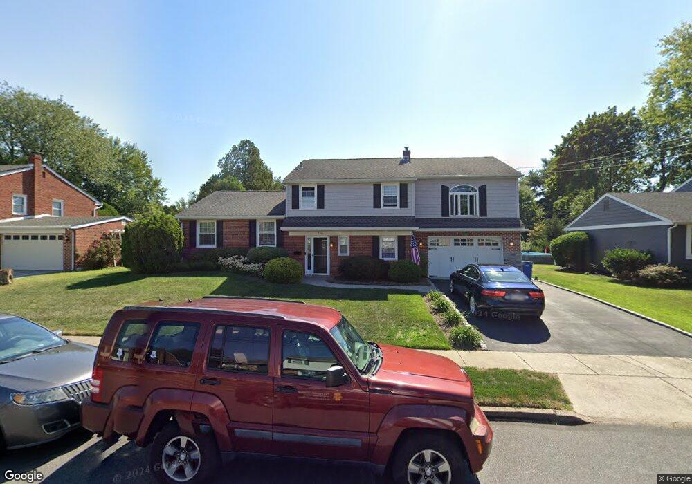 708 Lincoln Dr, Brookhaven, PA 19015 - photo 1