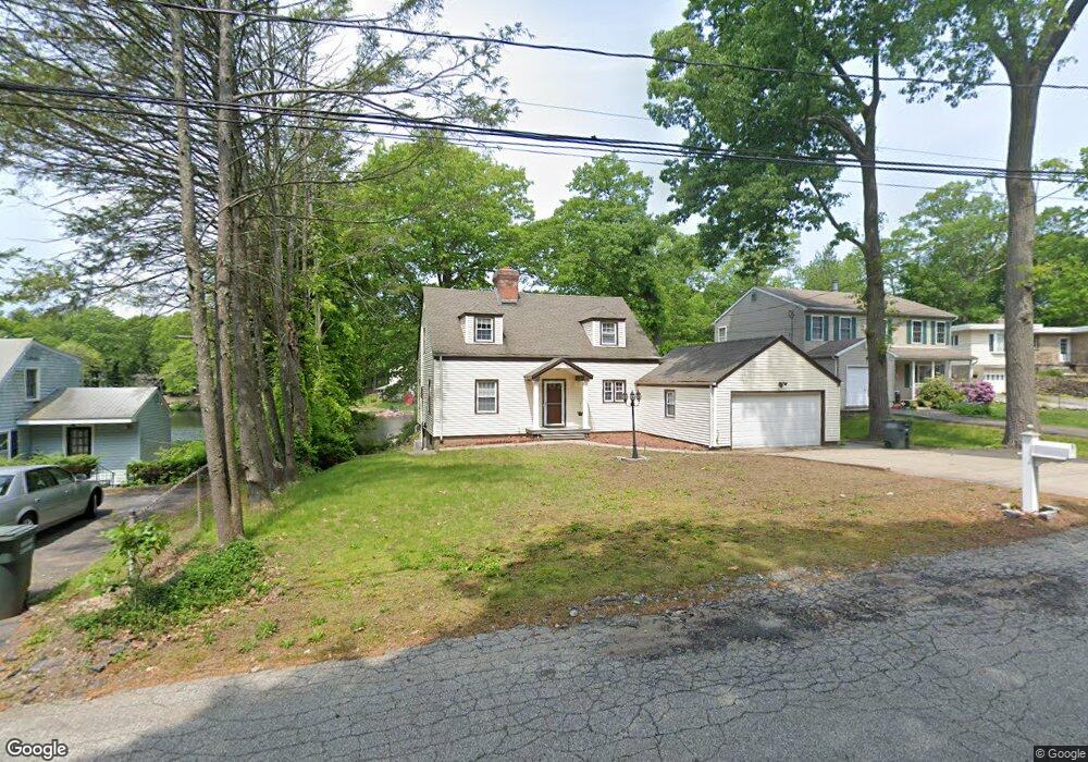 35 Wickliffe Cir, Bridgeport, CT 06606 - photo 1