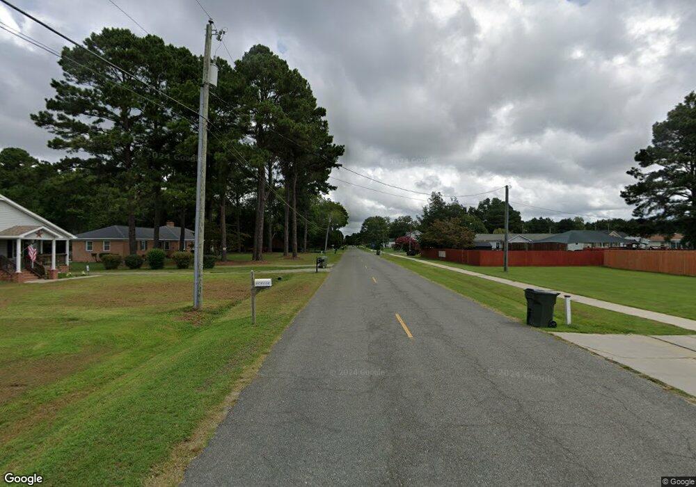 924 E Magnolia Dr, West Point, VA 23181 - photo 1