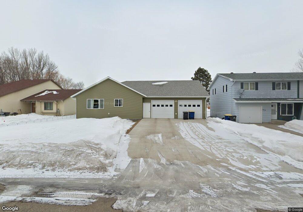 1418 16th St SW, Jamestown, ND 58401 - photo 1