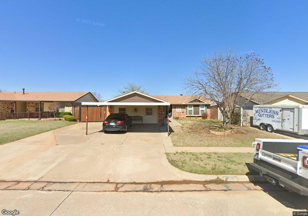 1025 NE 9th St, Moore, OK 73160 - photo 1