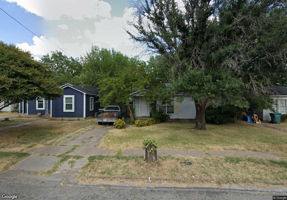 1911 N Alexander St, Sherman, TX 75092 - photo 1