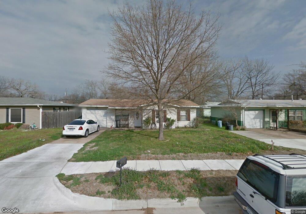 619 Brookfield Dr, Hurst, TX 76053 - photo 1