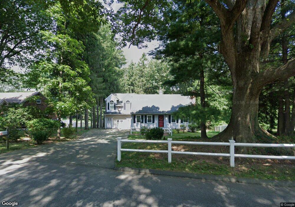 572 N Elm St, Wallingford, CT 06492 - photo 1