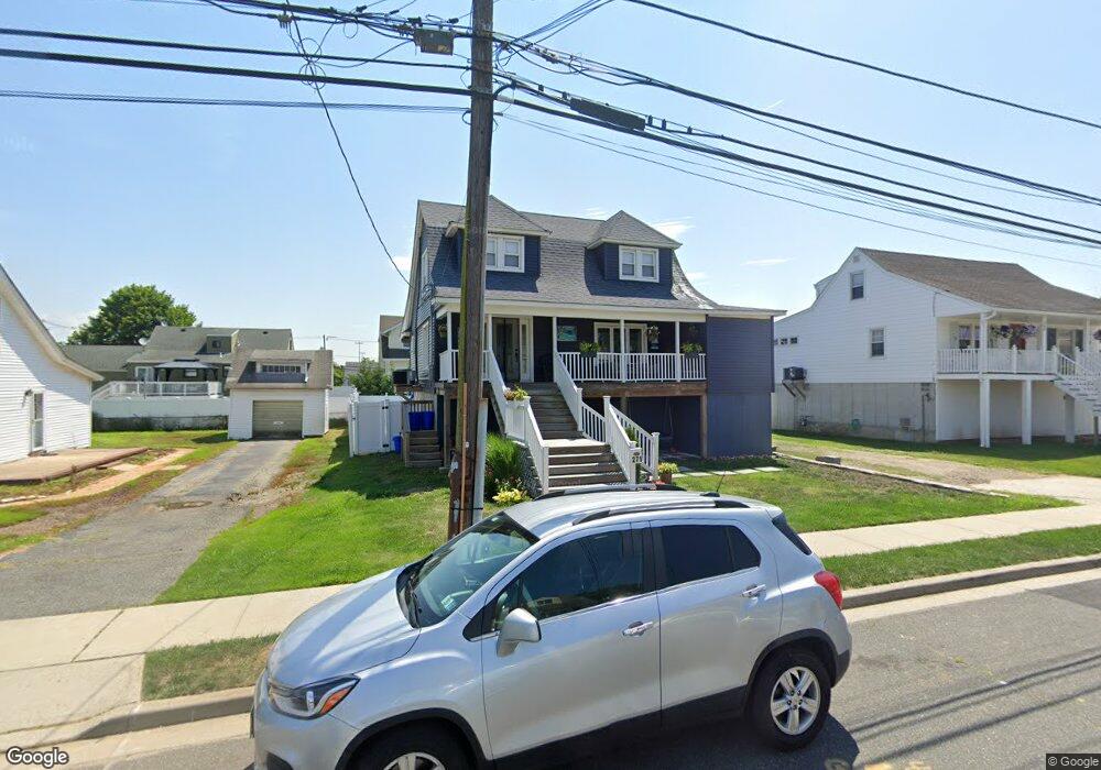 271 Roosevelt Ave, Freeport, NY 11520 - photo 1