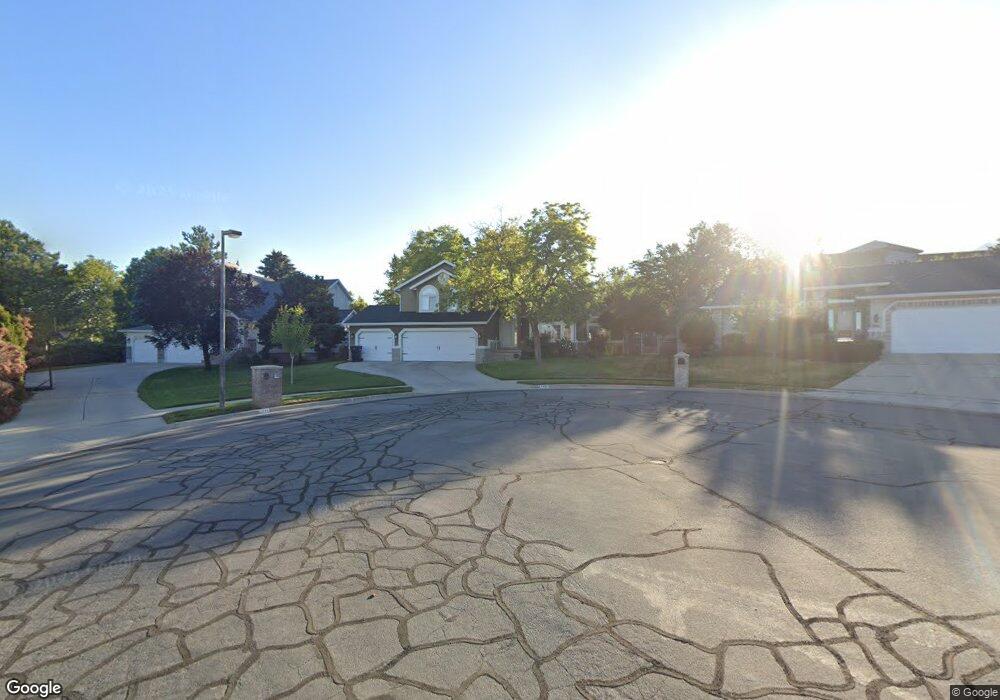 7909 S Twelve Pines Dr, Sandy, UT 84094 - photo 1