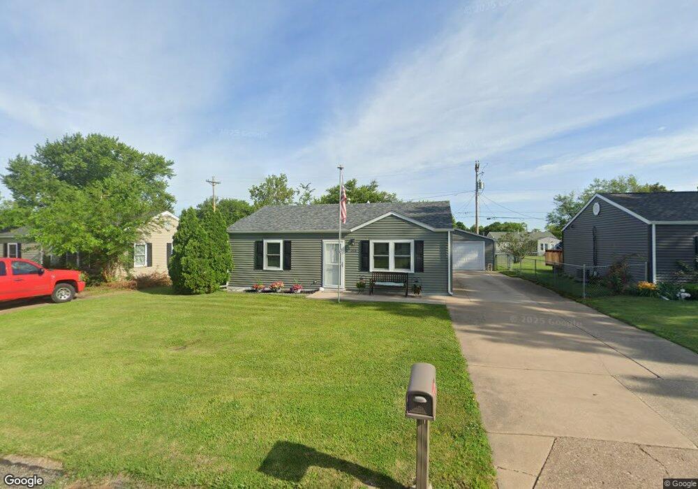 2414 W 68th St, Davenport, IA 52806 - photo 1