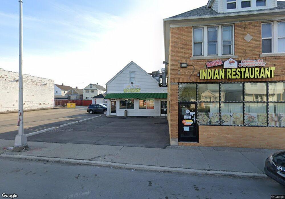 11911 Conant, HamtraMcK, MI 48212 - photo 1