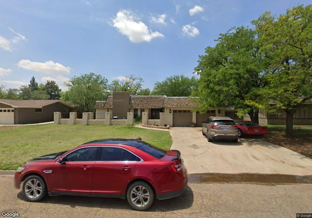 1207 Xenia St, Plainview, TX 79072 - photo 1