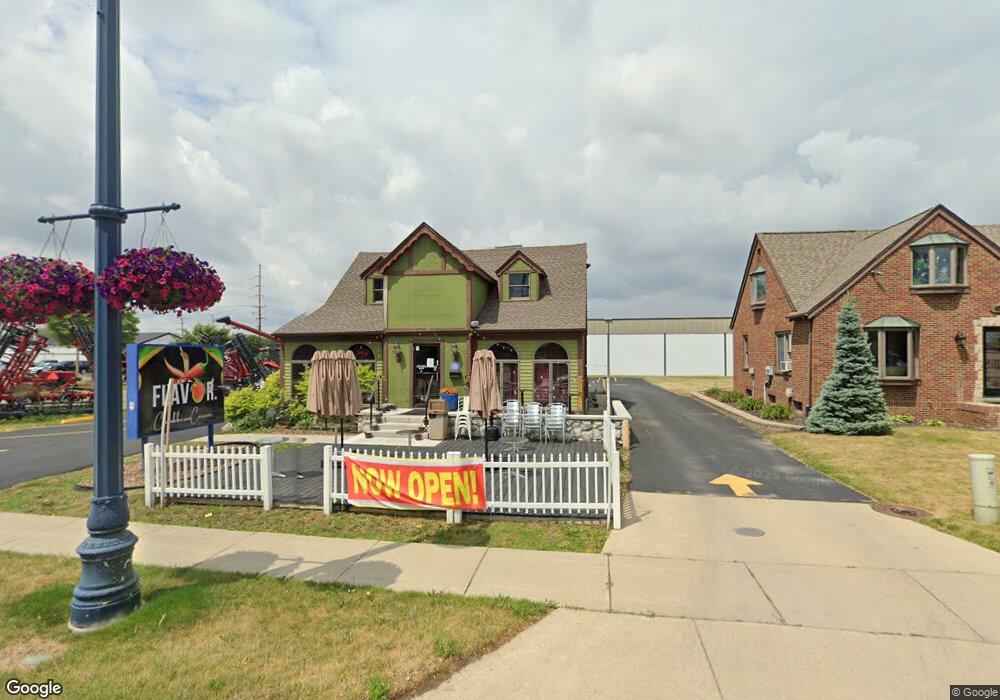 418 N Main St, Frankenmuth, MI 48734 - photo 1