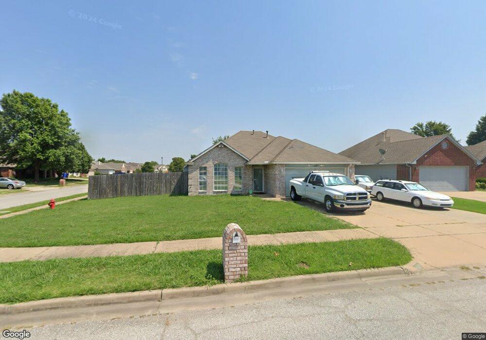 1601 S Narcissus Place, Broken Arrow, OK 74012 - photo 1