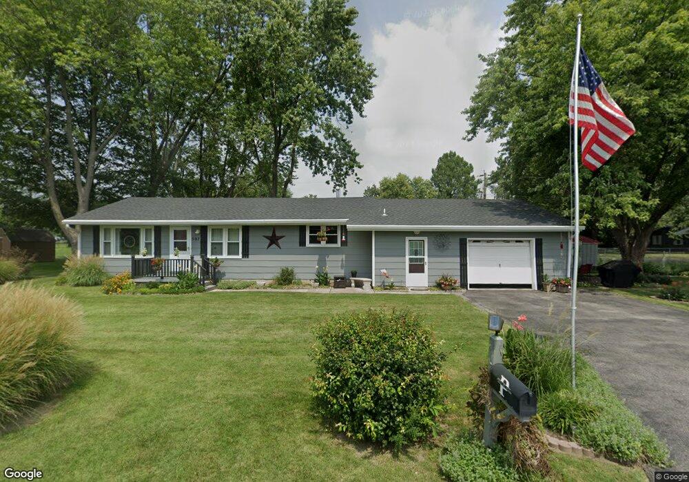 507 E Perry St, Maryville, IL 62062 - photo 1