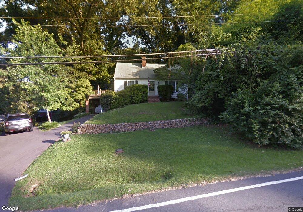 3018 Castle Rd, Falls Church, VA 22044 - photo 1