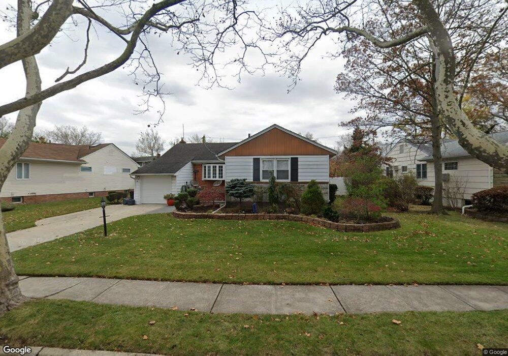 36 N Strathmore St, Valley Stream, NY 11581 - photo 1