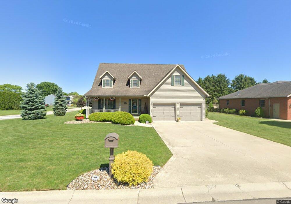 1108 Hillcrest Dr, Bucyrus, OH 44820 - photo 1