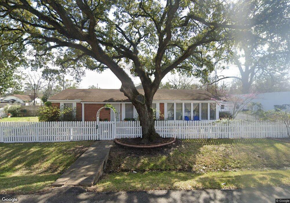 1122 Frisco St, Houston, TX 77022 - photo 1