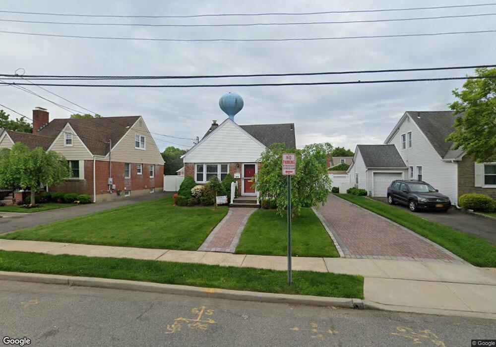 673 5th Place S, Garden City, NY 11530 - photo 1