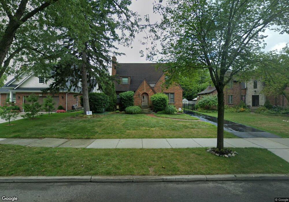 657 Barrington Rd, Grosse Pointe Park, MI 48230 - photo 1