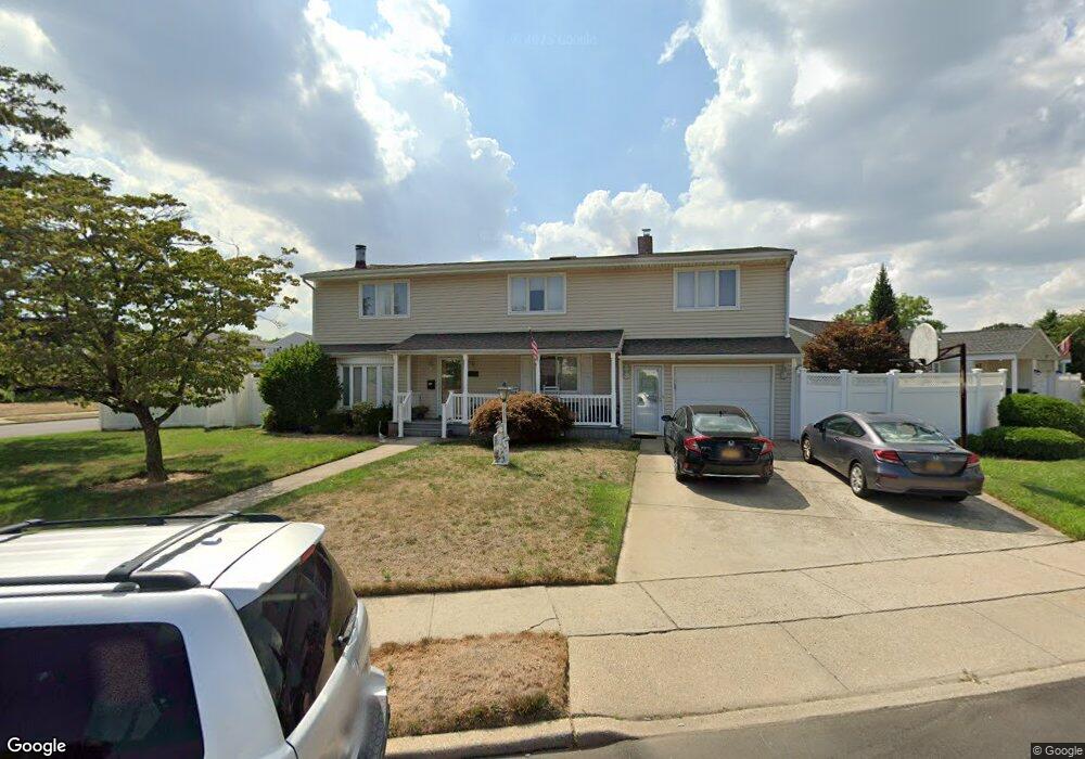 697 Cypress Dr, Franklin Square, NY 11010 - photo 1