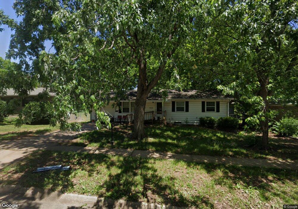3020 SW Arnold Ave, Topeka, KS 66614 - photo 1