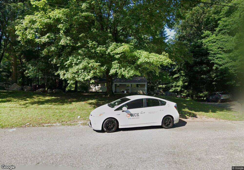 4 Dawn Ln, Airmont, NY 10901 - photo 1