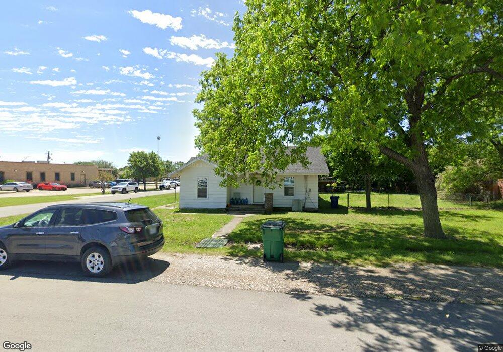 600 Elm St, Sanger, TX 76266 - photo 1