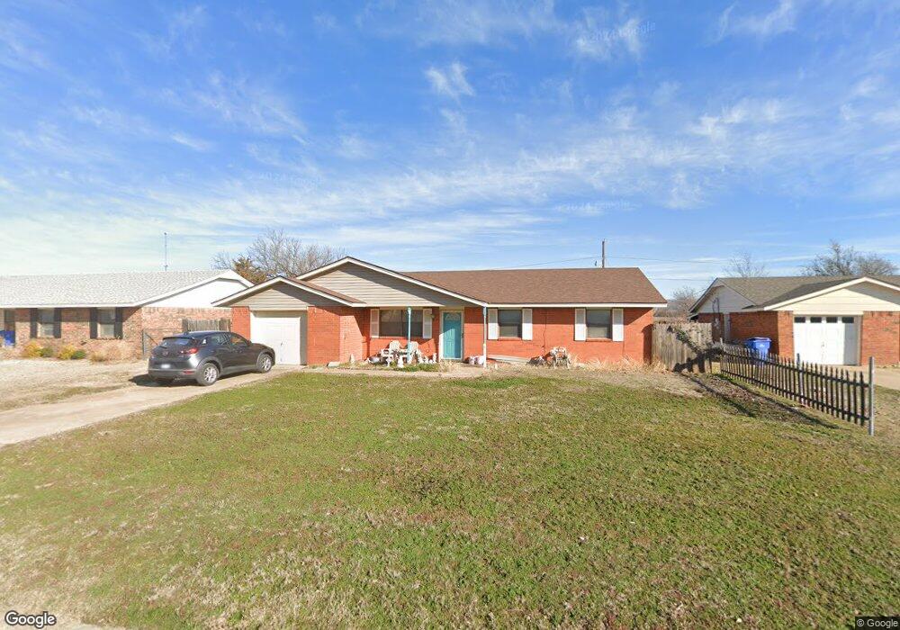 117 E B Ave, Cache, OK 73527 - photo 1