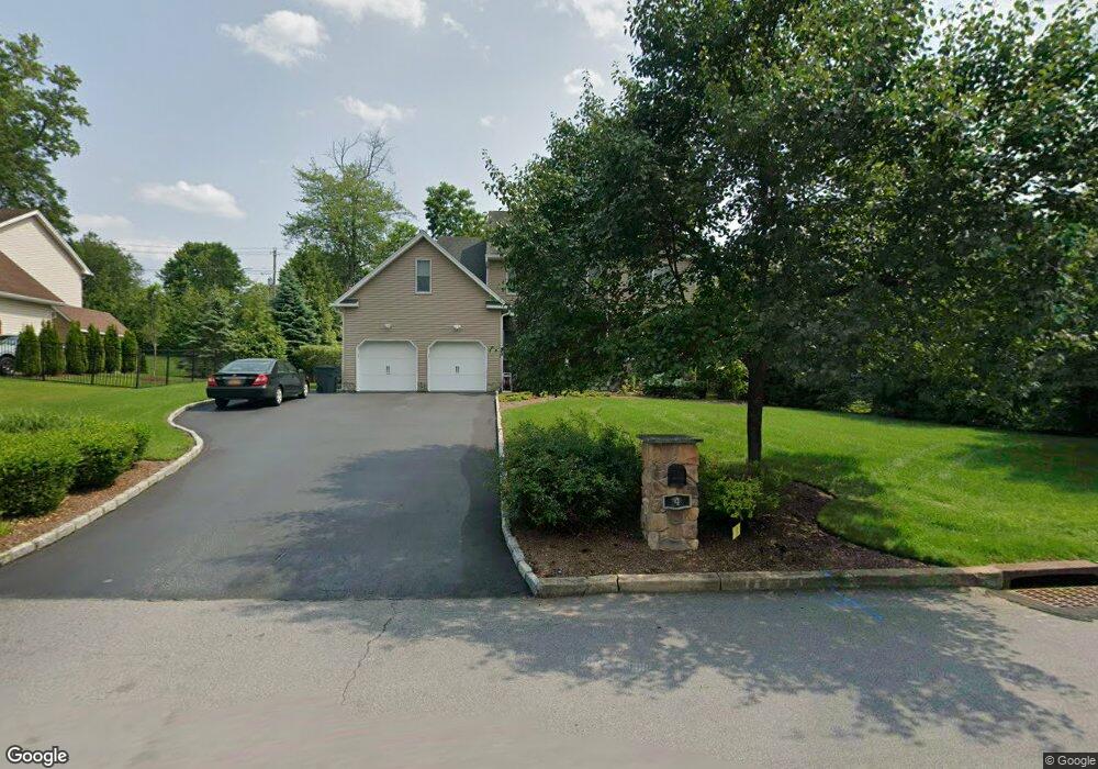 4 Carley Ct, West Nyack, NY 10994 - photo 1