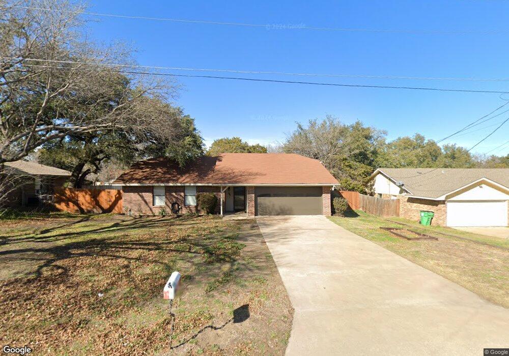 906 Woodview Dr, Granbury, TX 76048 - photo 1